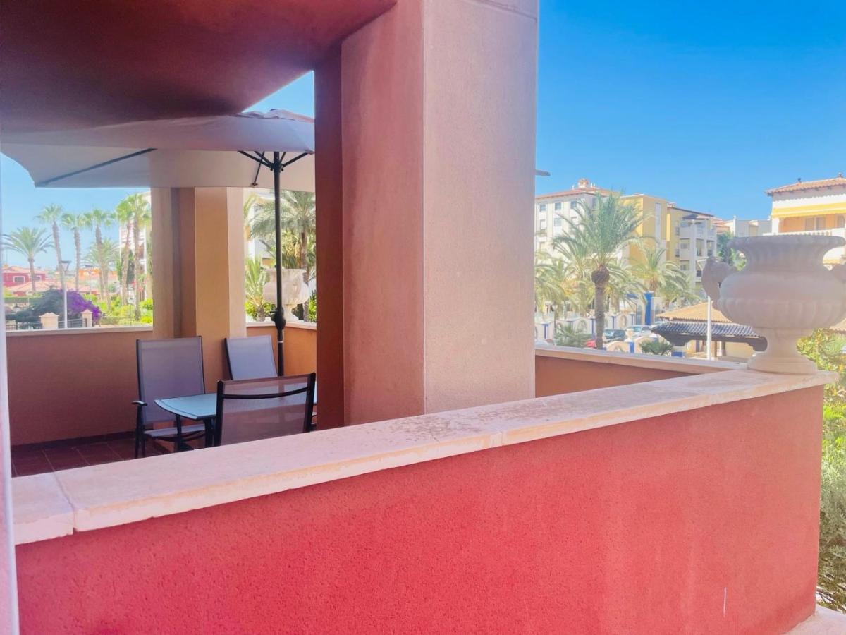 Beach Apartament In ตอร์เรเวียคา ภายนอก รูปภาพ