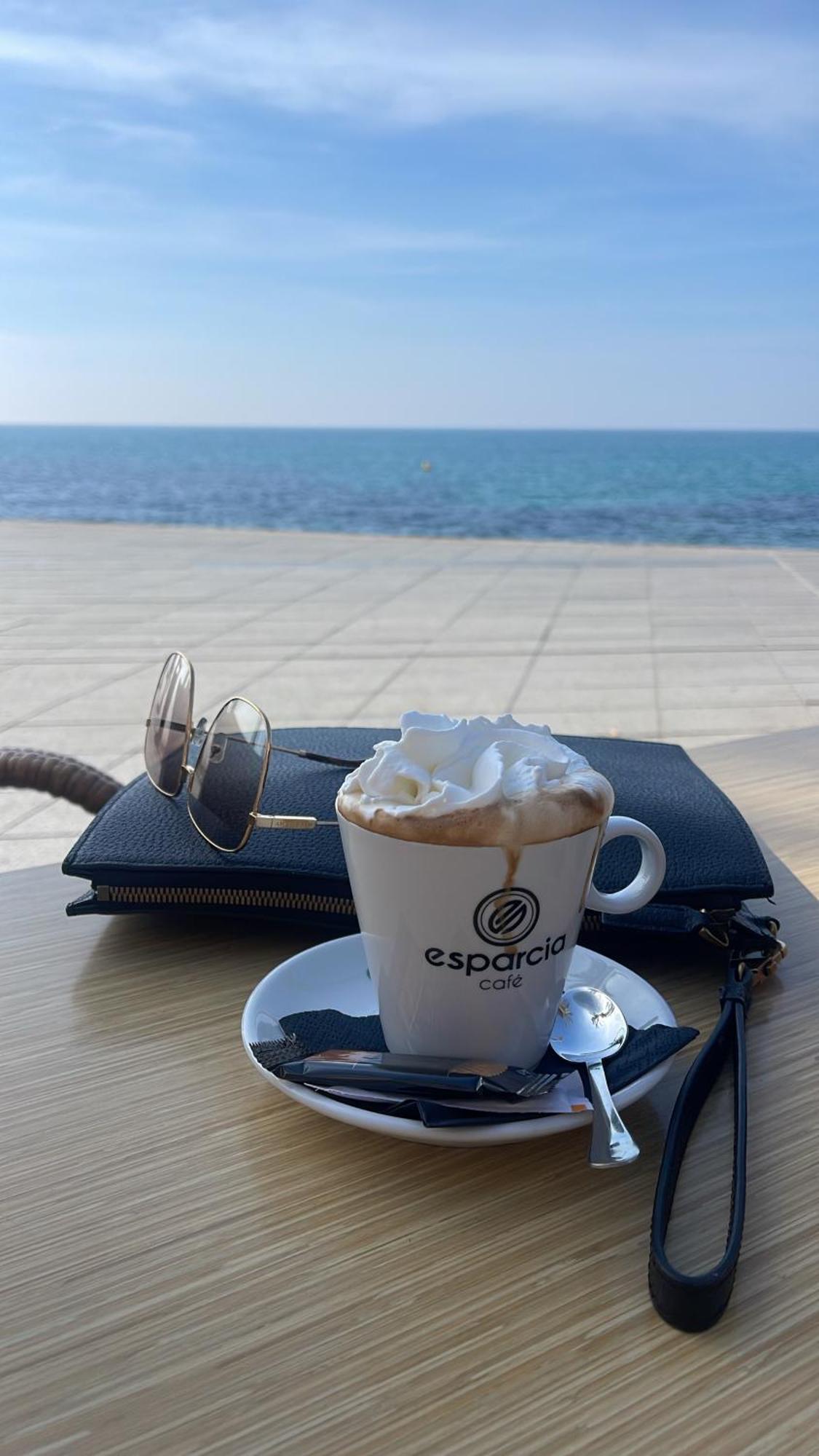 Beach Apartament In ตอร์เรเวียคา ภายนอก รูปภาพ
